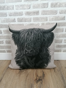 Set of 2 or 4 Beige Highland Cow Cushion And Cover Sets- Zipped Size 22"-56cm